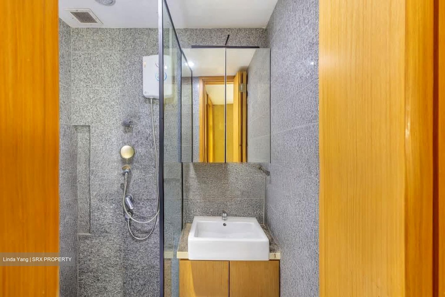 Daisy Suites (D13), Apartment #585050901